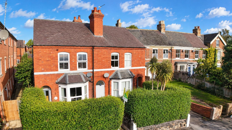 105 Beatrice Street, Oswestry, SY11 1HP For Sale