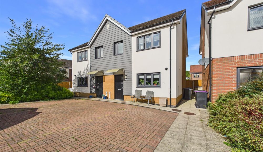 3 Cornovii Gardens, Oswestry, SY11 1JG For Sale 3 Cornovii Gardens, Oswestry, SY11 1JG For Sale